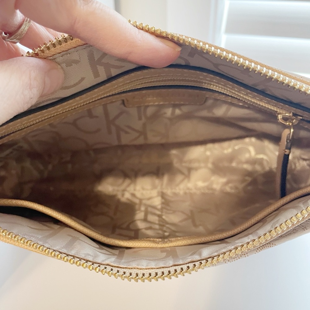 Calvin Klein Cream & Tan Logo-Print Crossbody Bag - Picture 9 of 12